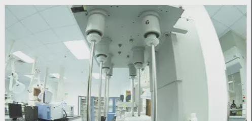 世界工厂落幕，逆全球化浪潮汹涌 外国网友评论中的复杂情绪与网络回响